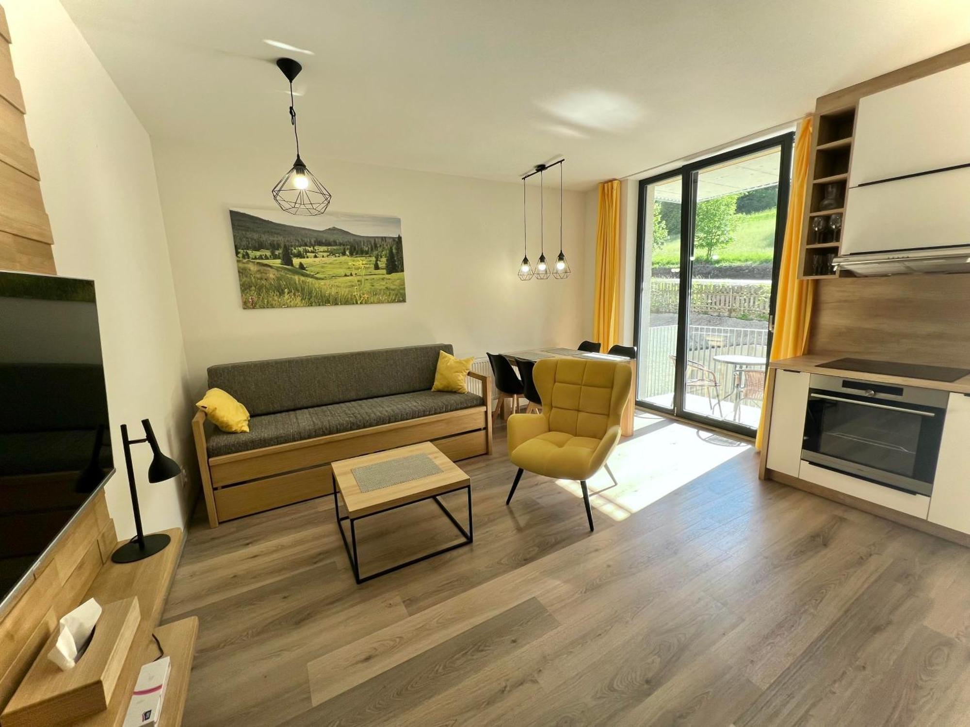 1000 M N. M. Apartment Stachy